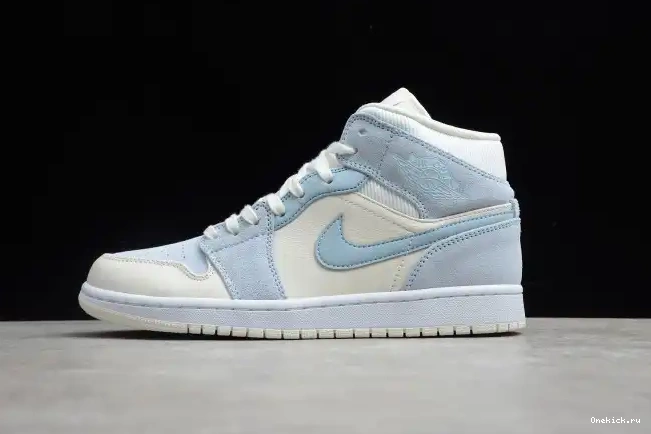 One Kick Textures Mid Mixed DA4666-100 Blue Jordan Air 1 0519